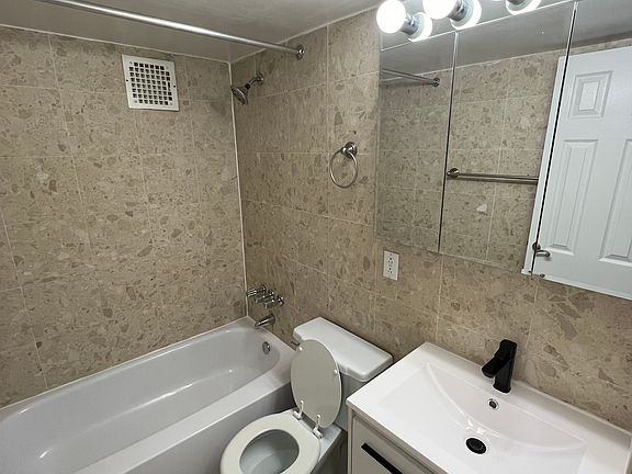 5th image of 304 W 92nd St #1T