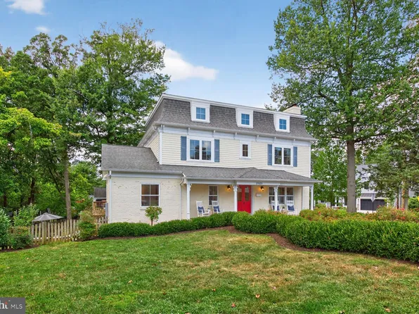 2828 N Van Buren St, Arlington, VA 22213