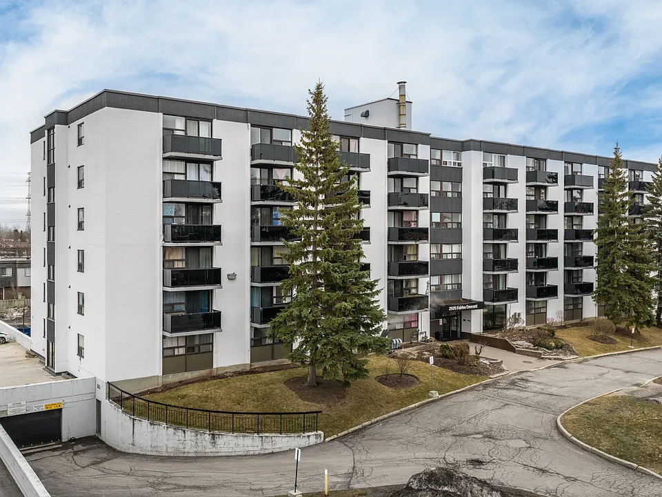 2920 Fairlea Cres