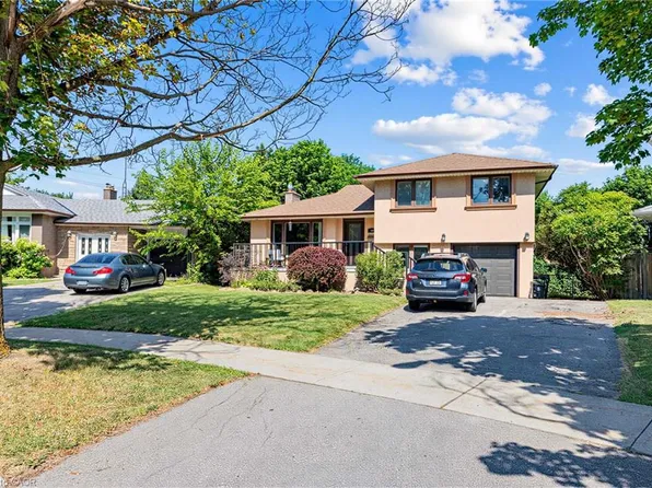 88 Rabbit Ln, Toronto, ON M9B 5S9
