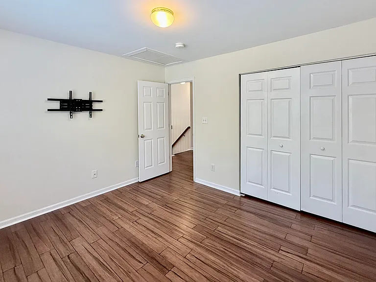 2729 E Shoreham St — Photo 47