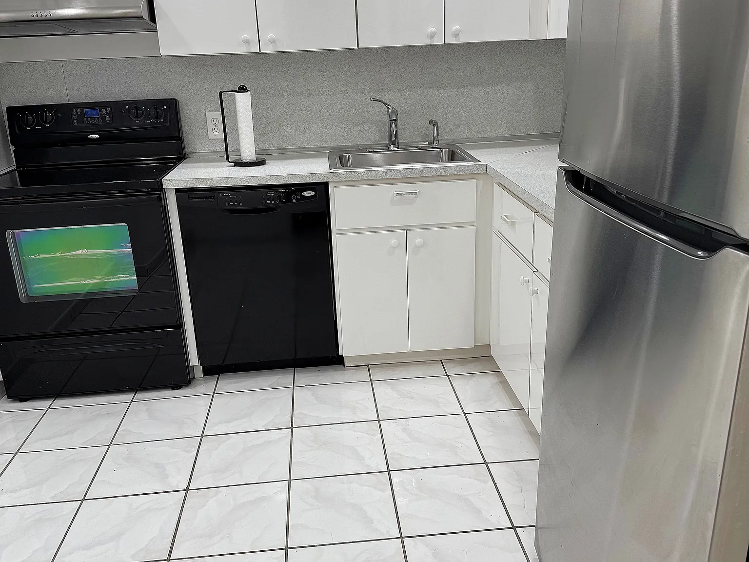 1 bed, 824 sqft, $2,950 — Photo 3