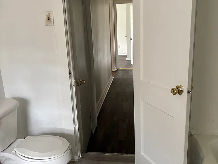 1105 N McLemore Ave #A — Photo 10