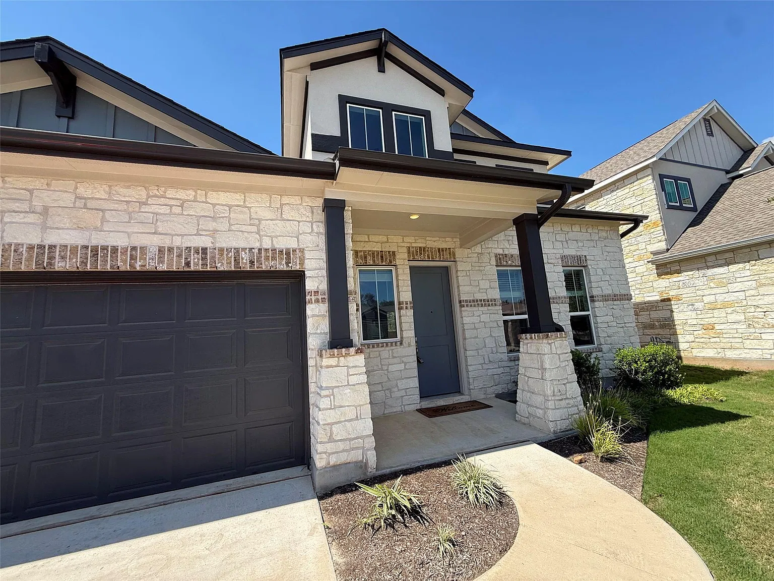 3 bed, 3.0 bath, 1834 sqft, $2,150 — Photo 2