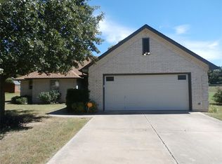 800 Vickie Dr, Azle, TX 76020