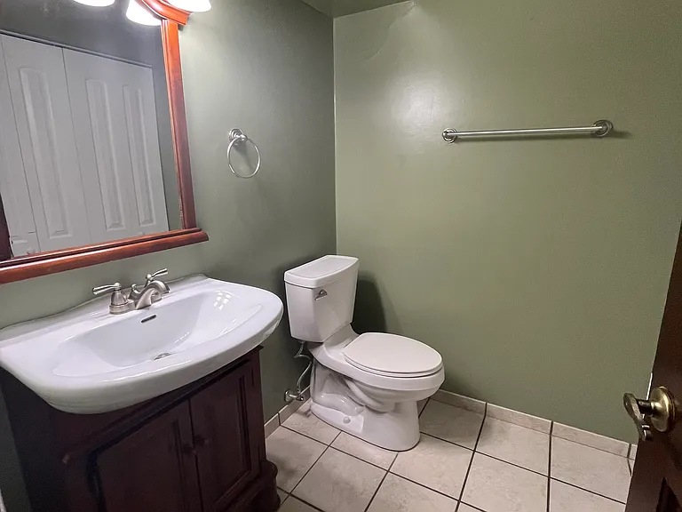 914 Maces Grove Rd — Photo 9