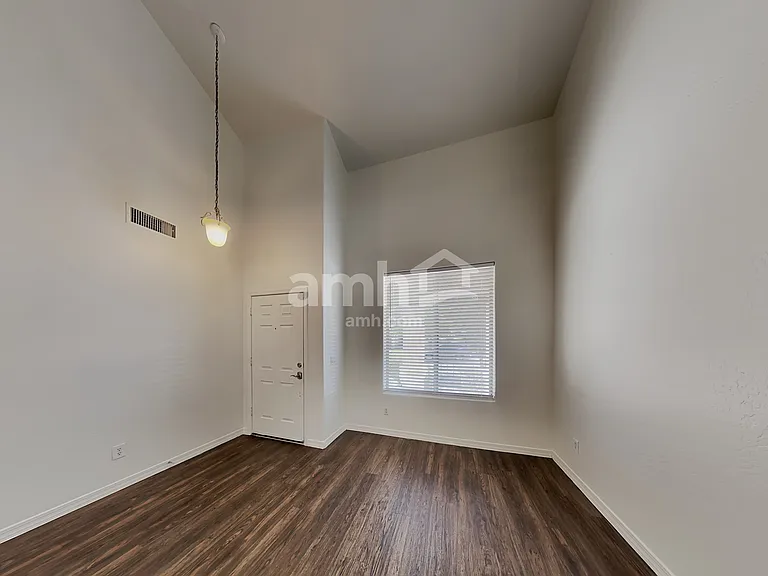 17403 W Langer Ln — Photo 7