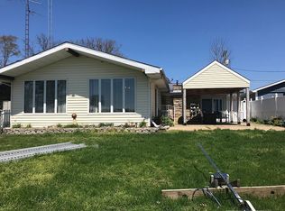 8521 N Tippecanoe Dr, Walkerton, IN 46574
