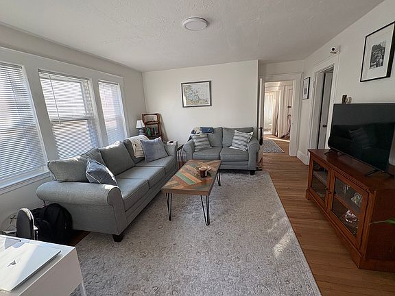 3rd image of 10 Gilmore St #1