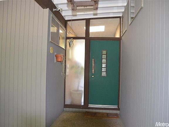 4th image of 8201 Pollard Ave
