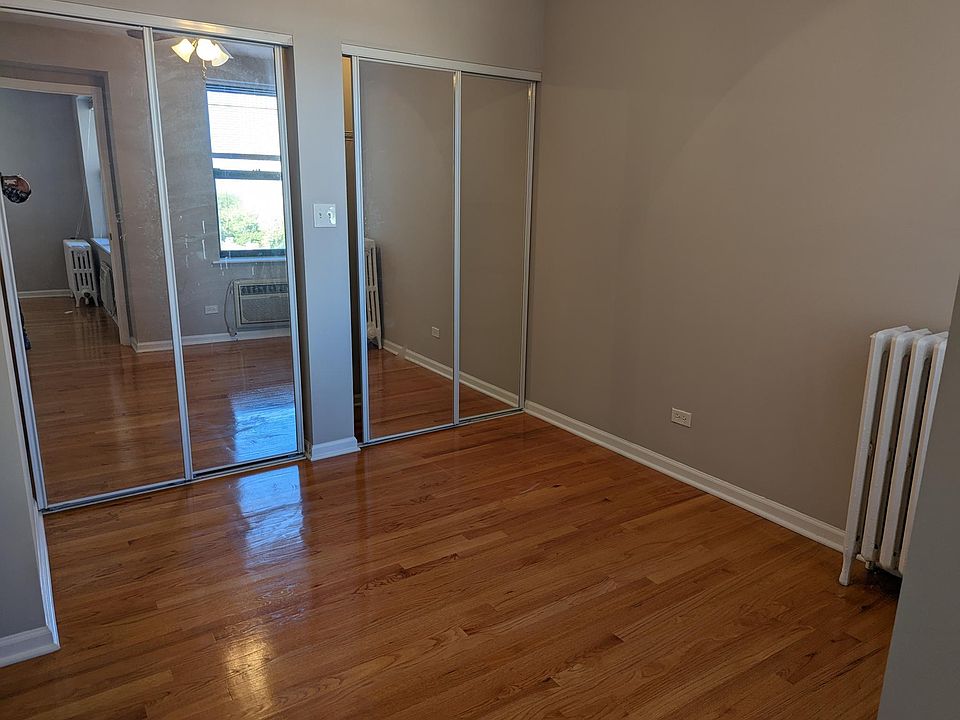 2nd image of 5042 N Sheridan Rd #209MB