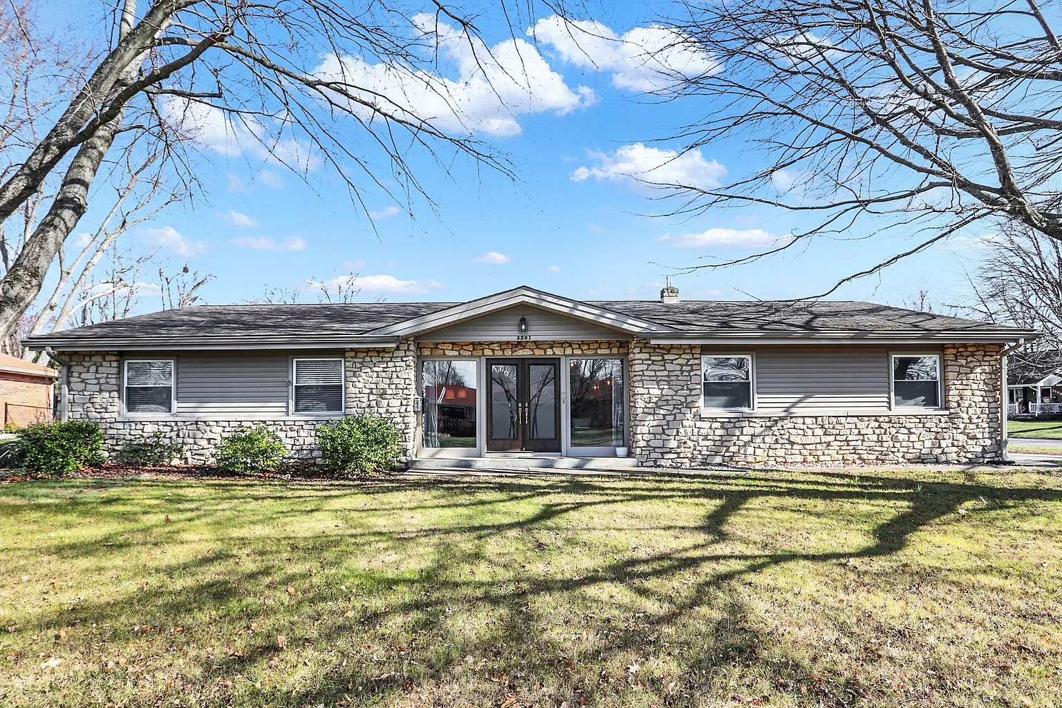 3201 Beech Dr photo 1
