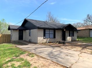 214 Scott Ct, Brenham, TX 77833
