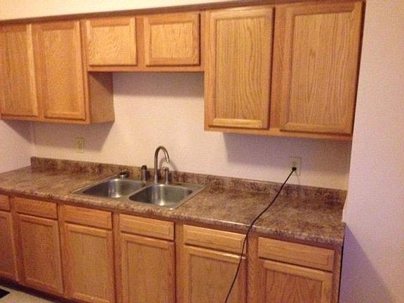 4th image of 935 Chelsea Ave