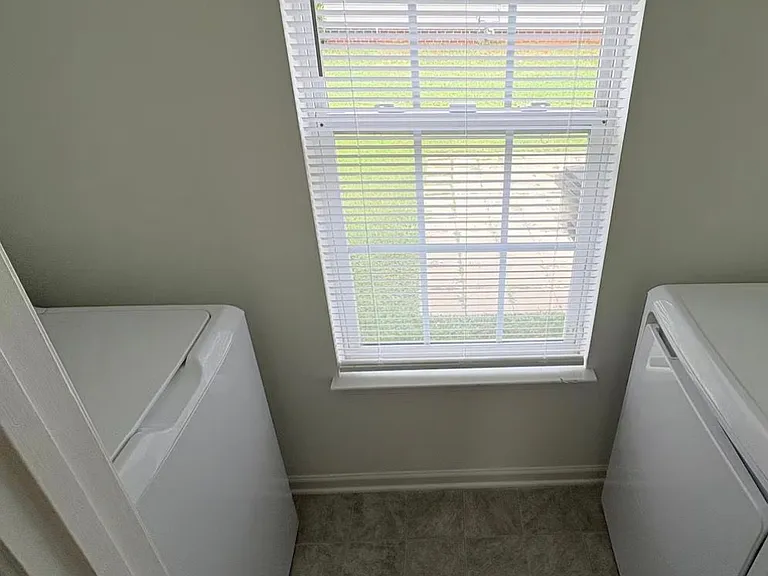 1000 Smugglers Ct — Photo 10