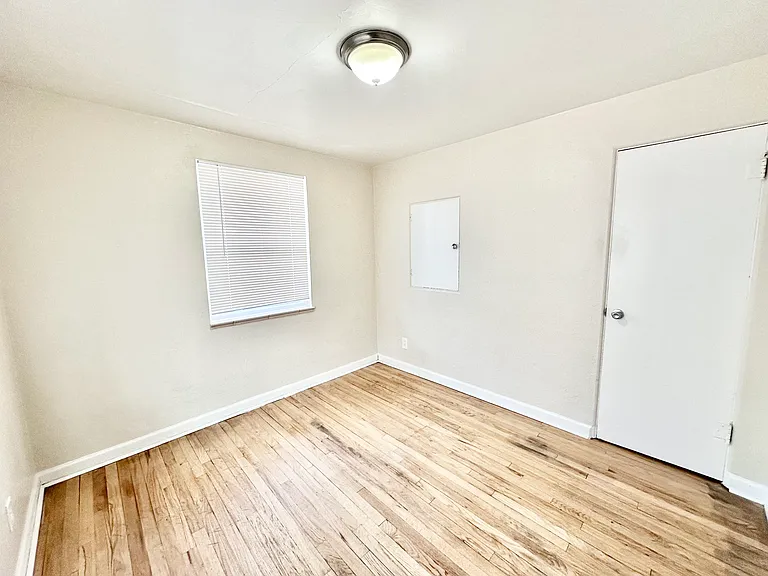 Unit 3 1x1 Top Floor