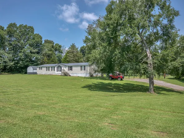 831 Coaling Rd, Charlotte, TN 37036