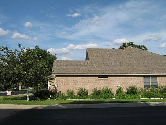 2nd image of 317 Heritage Hills Dr