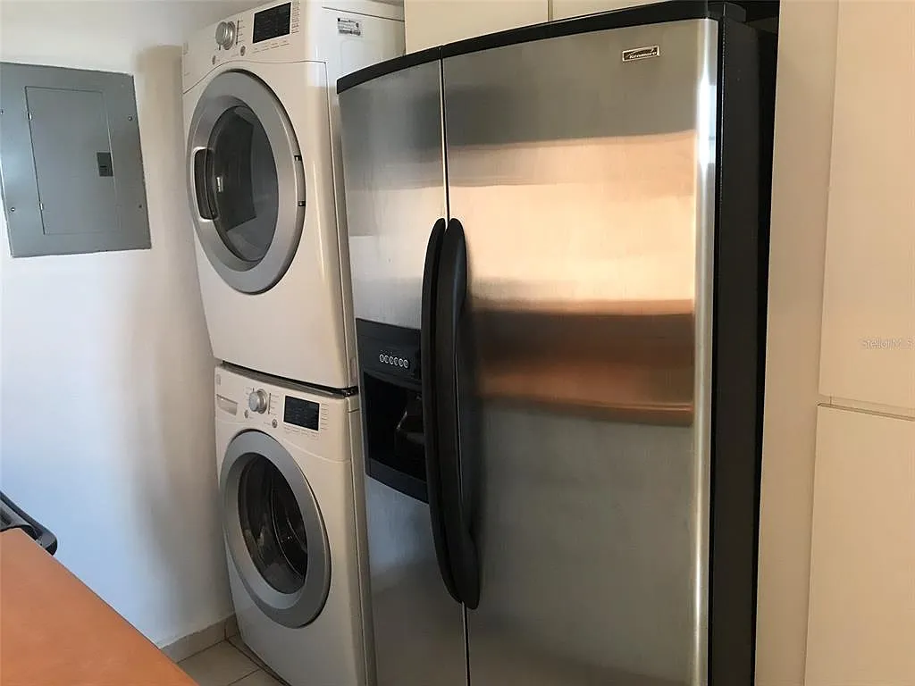 3 bed, 1.0 bath, 786 sqft, $1,000 — Photo 4