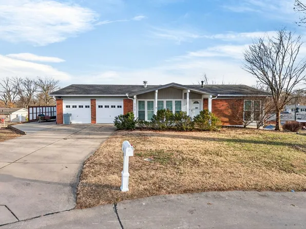 5016 Fernhill Dr, Saint Louis, MO 63128