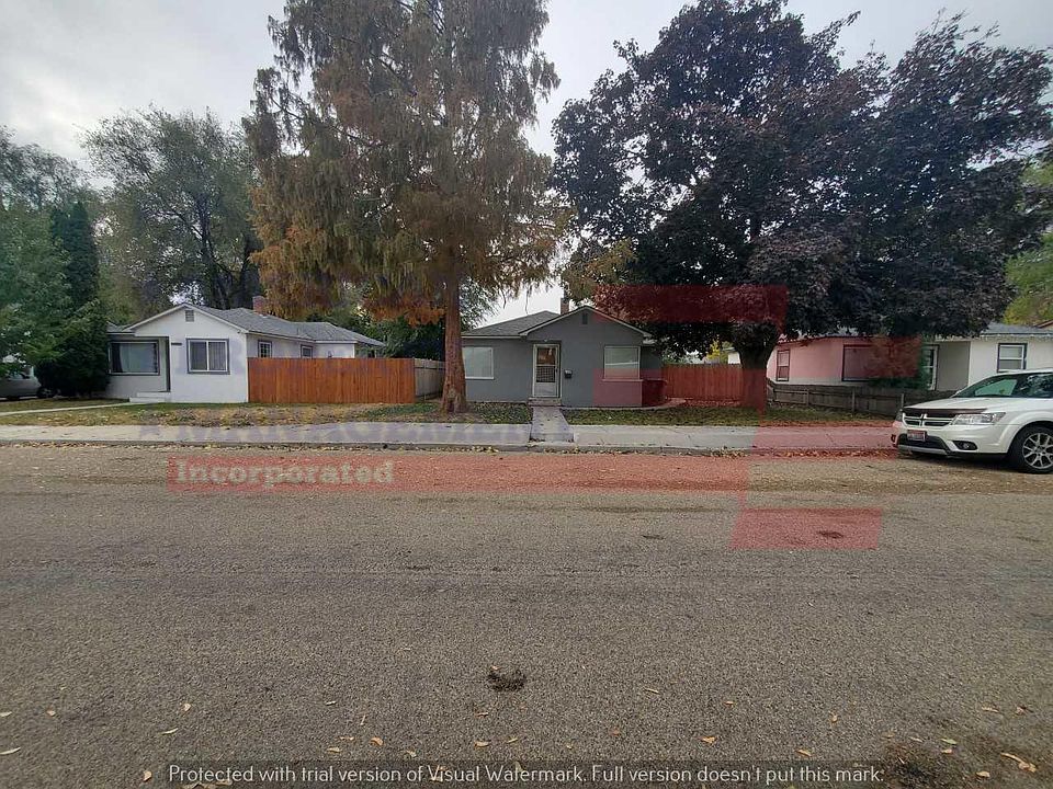 1st image of 2204 E Oak St