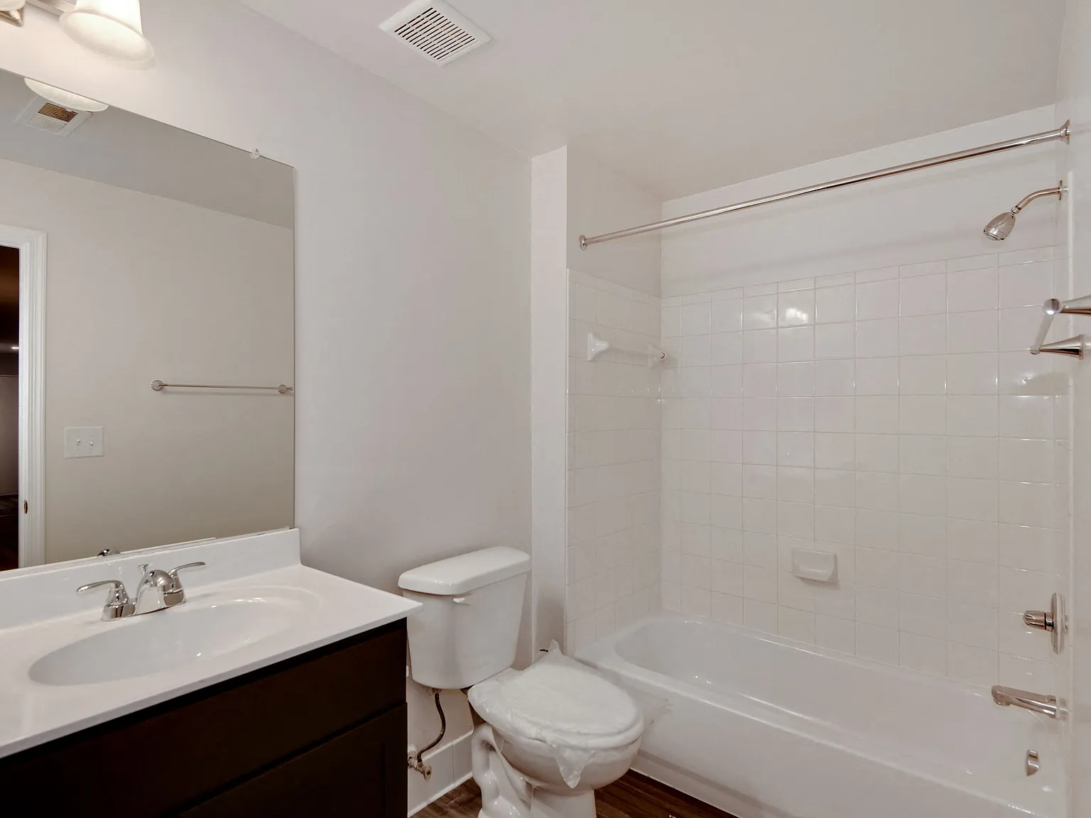 Queens Ridge Apartments — Photo 3