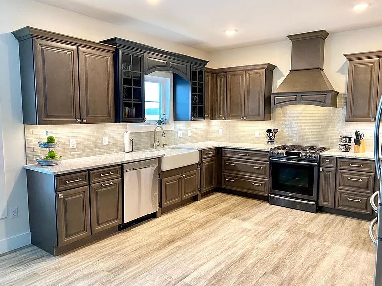 869 E Lakeshore Dr — Photo 6
