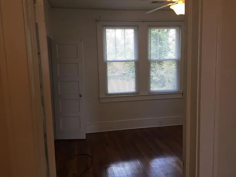 409 S Maple St — Photo 4