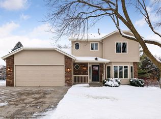 7051 Pimlico Ln, Chanhassen, MN 55317