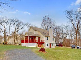 157 Westwood Dr, Dingmans Ferry, PA 18328