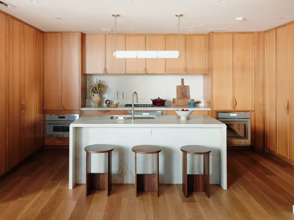 323 Bergen Street image 4 of 13