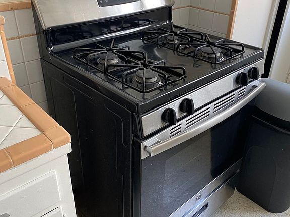 3rd image of 512-514 Taraval St #512