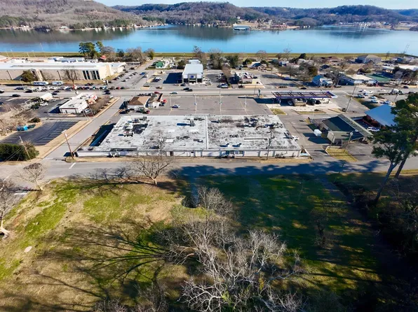 1900 Obrig Ave, Guntersville, AL 35976