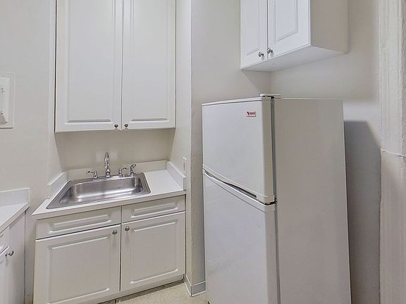 2nd image of 214 W 96th St APT 4C