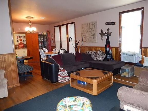 5th image of 905 W Pearl St