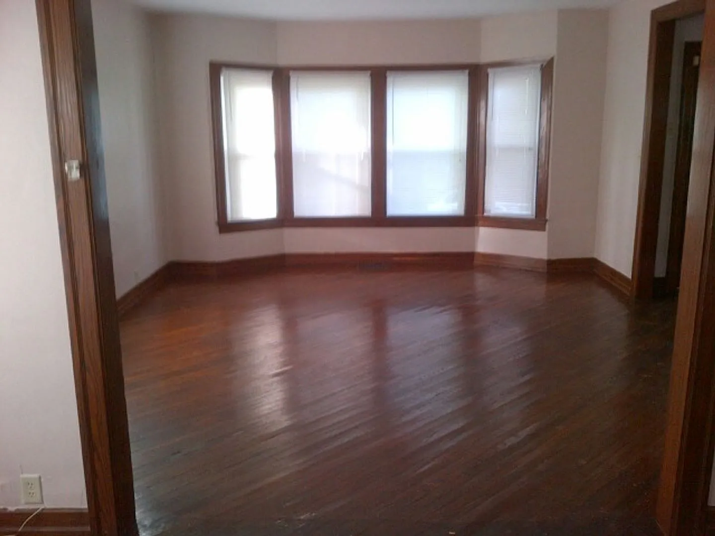 Candy Stripe Home! 4 Bd/2 Ba — Photo 3