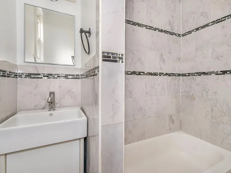 210 Wilkinson Ave #B — Photo 8