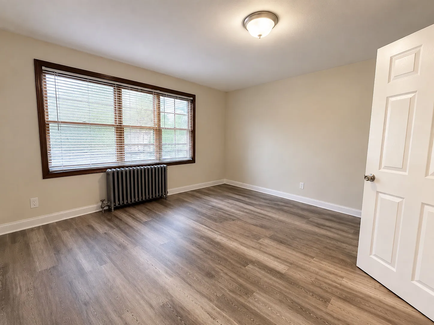 138-140 E Jersey St — Photo 3