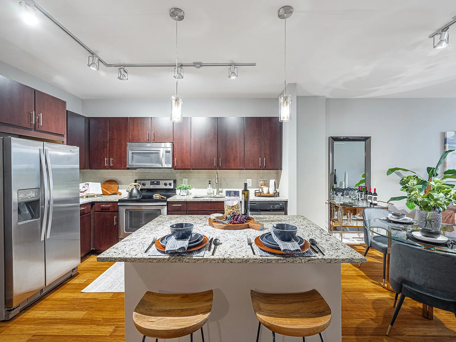 1640 Victoria Park — Photo 3