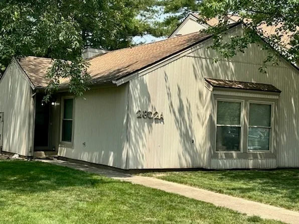 2302 Melrose Dr APT A, Champaign, IL 61820