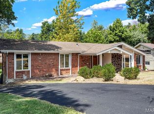 605 Forrester Dr, Ballwin, MO 63011