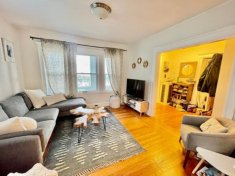 278 Willis Ave — Photo 7