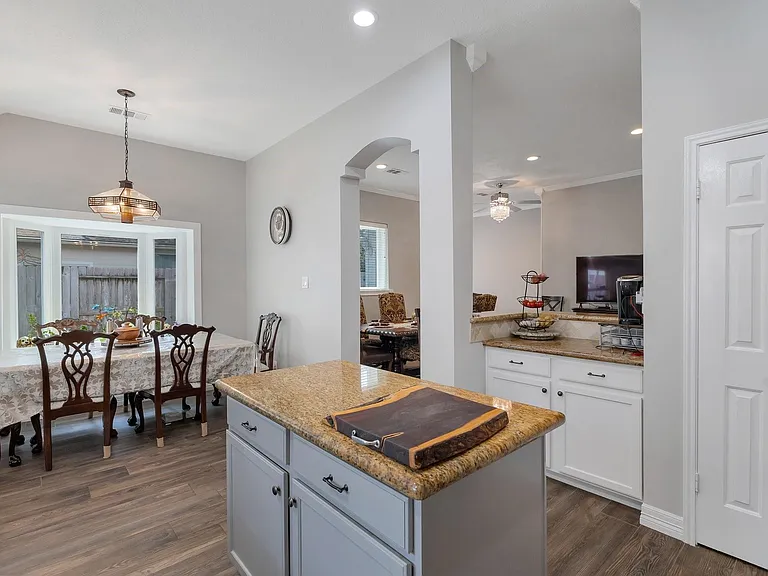 16115 Charter Rock Dr — Photo 3