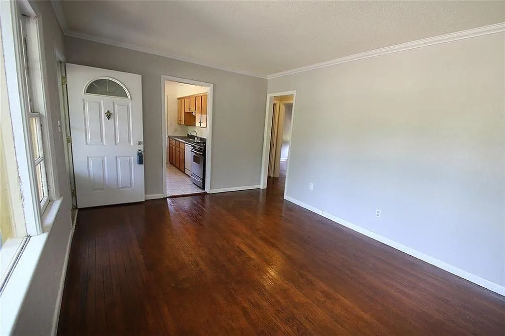 2 bed, 1026 sqft, $1,300 — Photo 4