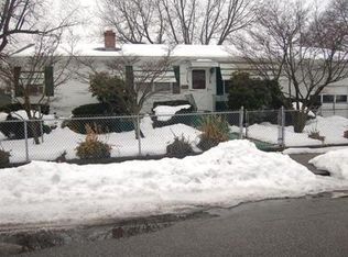 30 Victoria Ave, Cranston, RI 02920