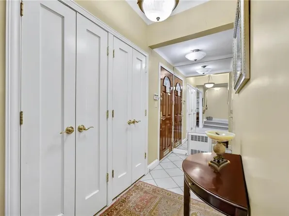 2114 Avenue N image 2 of 24