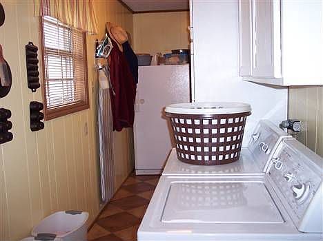 5th image of 954 Melanie Ave