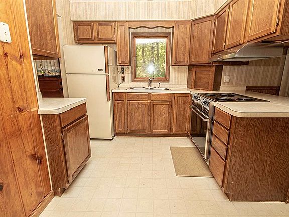 2nd image of 277 E Shattuck Ln