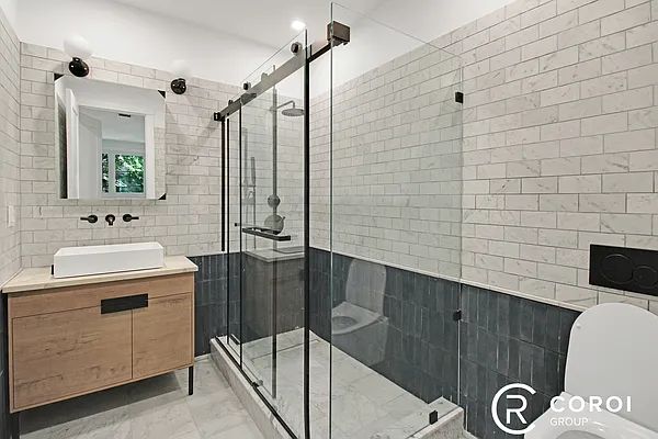 Rented by Coroi Corp | media 30