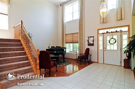 3rd image of 1607 Oakland Dr